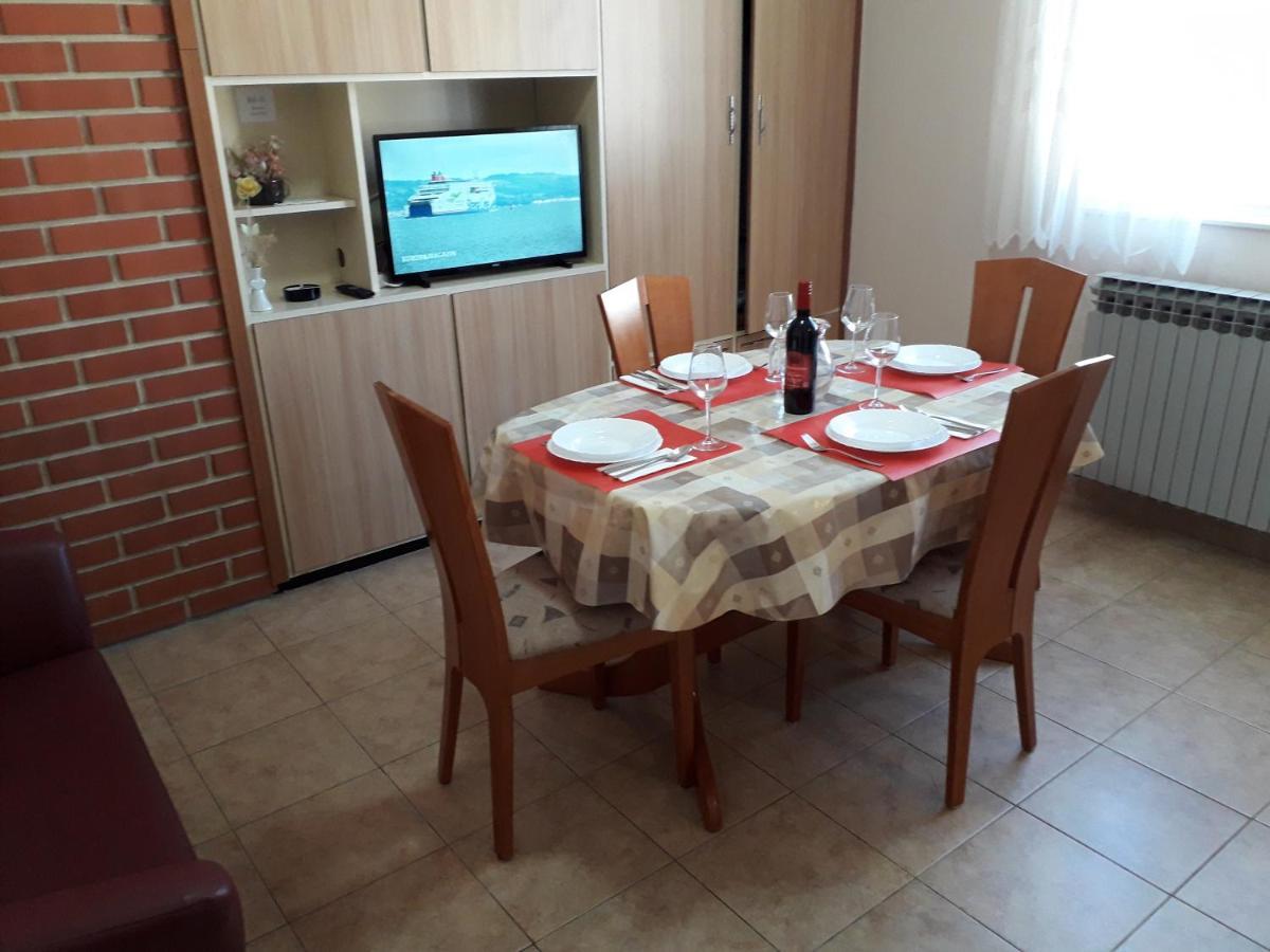 Apartments J&R Babara Biograd Na Moru Extérieur photo