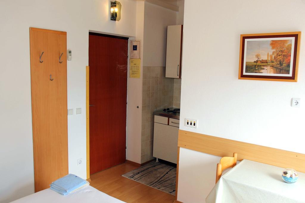 Apartments J&R Babara Biograd Na Moru Extérieur photo